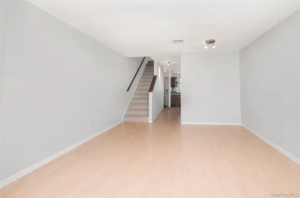 8 Davids Lane Ossining, NY 10562