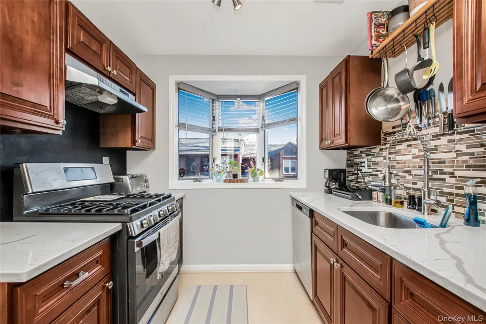 8 Davids Lane Ossining, NY 10562
