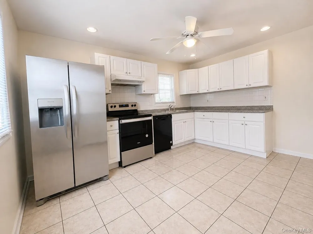 1 Arnold Street Hicksville, NY 11801