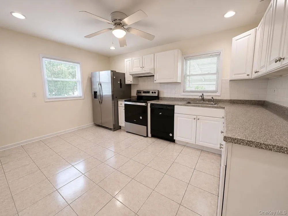 1 Arnold Street Hicksville, NY 11801