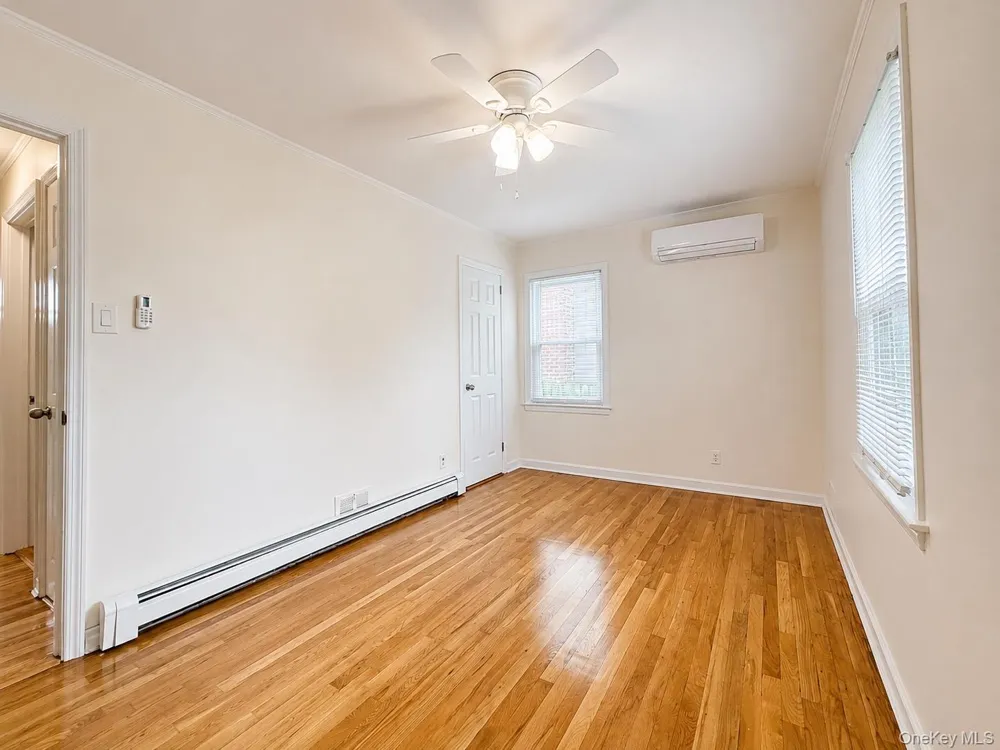 1 Arnold Street Hicksville, NY 11801