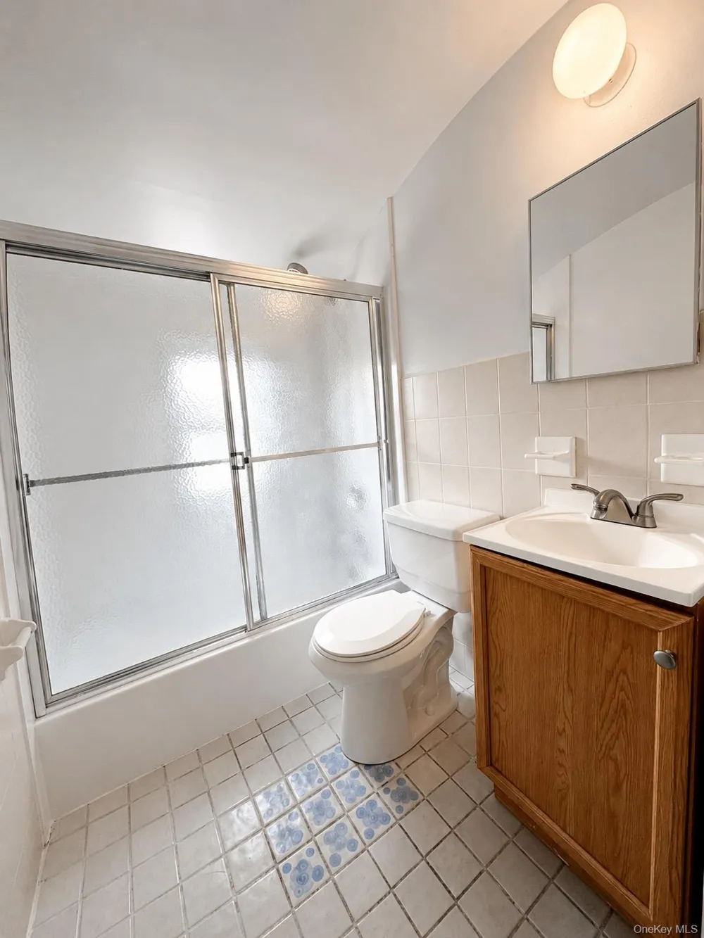 1 Arnold Street Hicksville, NY 11801