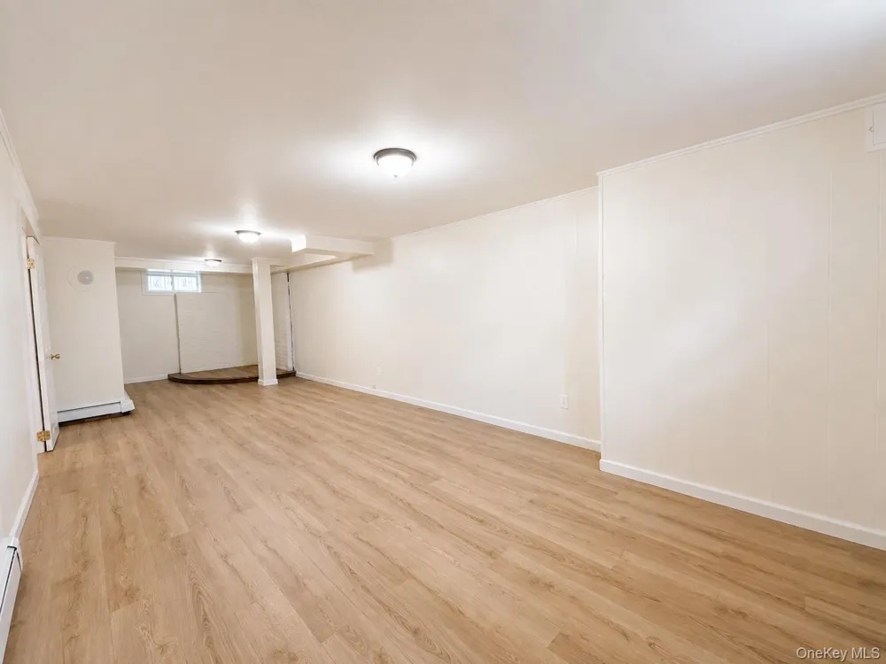 1 Arnold Street Hicksville, NY 11801