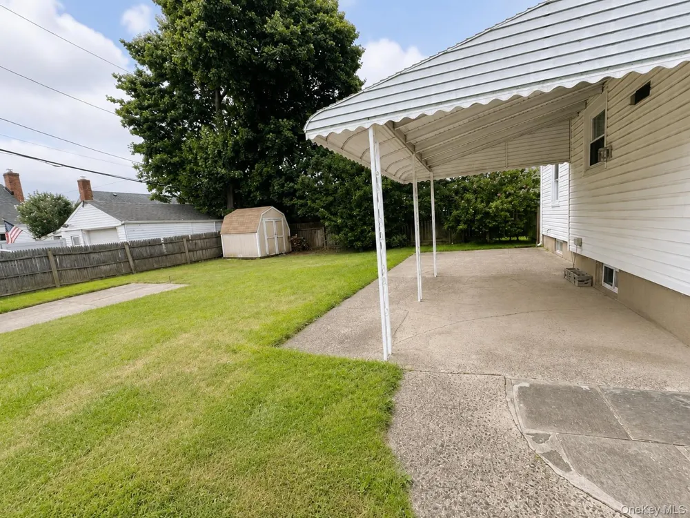 1 Arnold Street Hicksville, NY 11801