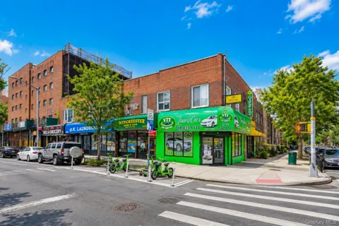 1476 White Plains Road