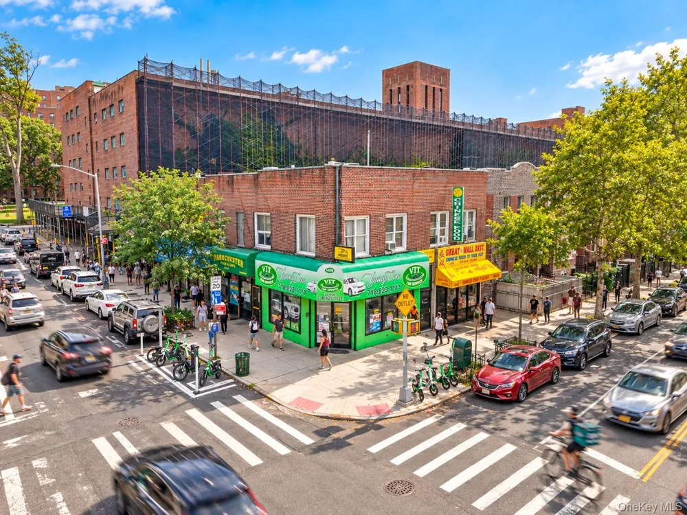 1476 White Plains Road Bronx, NY 10462