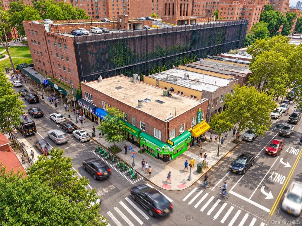 1476 White Plains Road Bronx, NY 10462