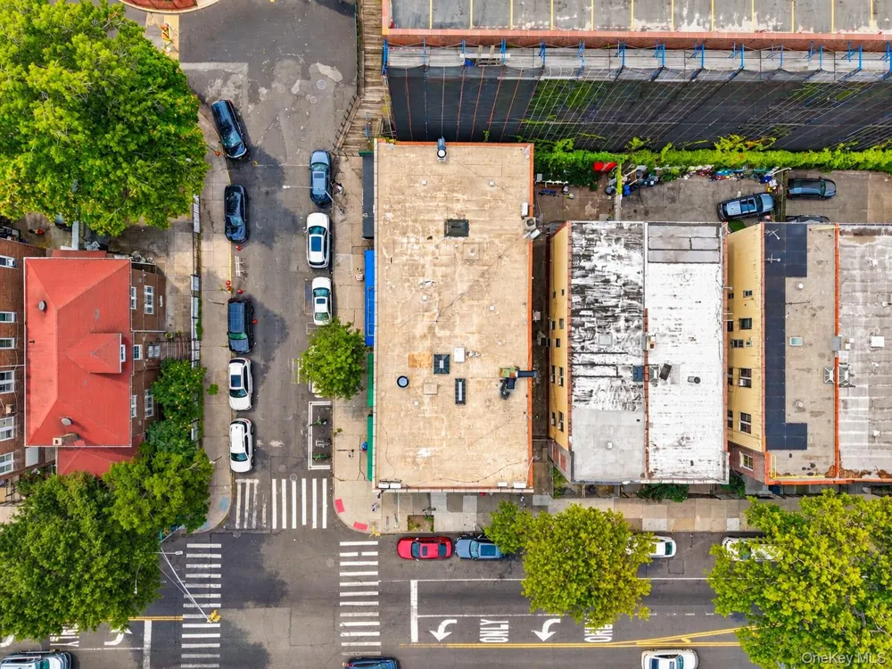 1476 White Plains Road Bronx, NY 10462