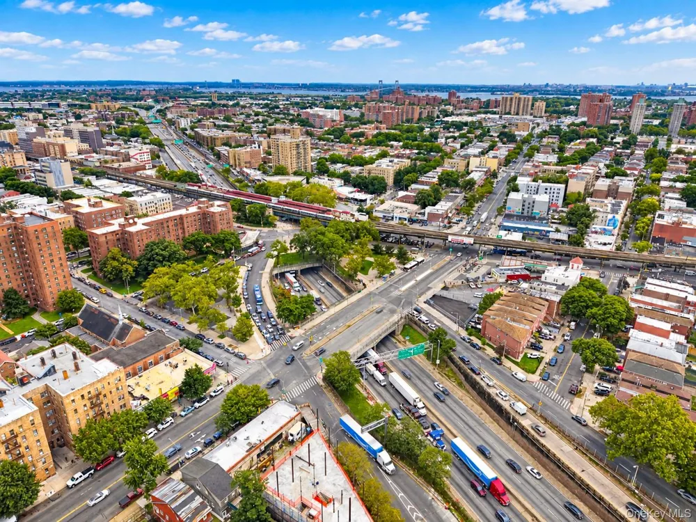 1476 White Plains Road Bronx, NY 10462