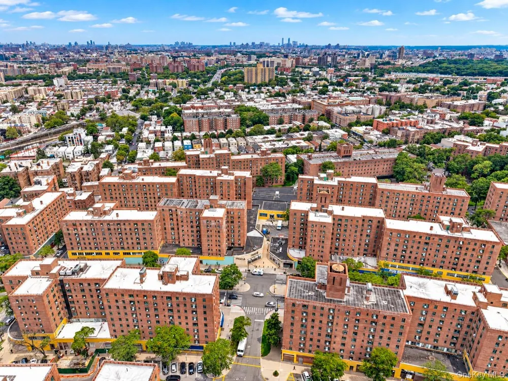 1476 White Plains Road Bronx, NY 10462