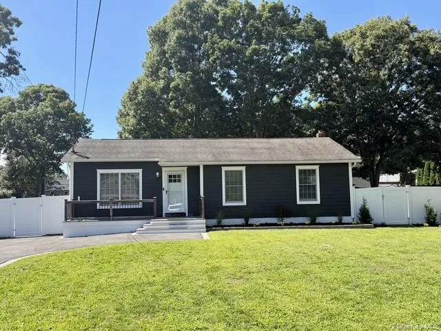 108 Floyd Road Shirley, NY 11967