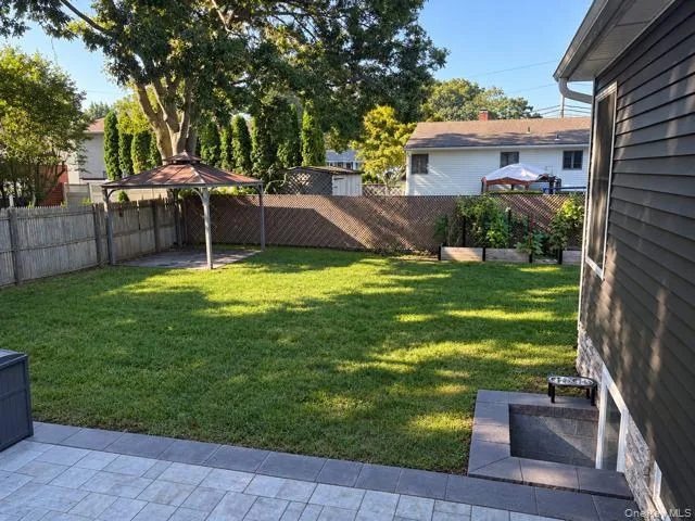 108 Floyd Road Shirley, NY 11967
