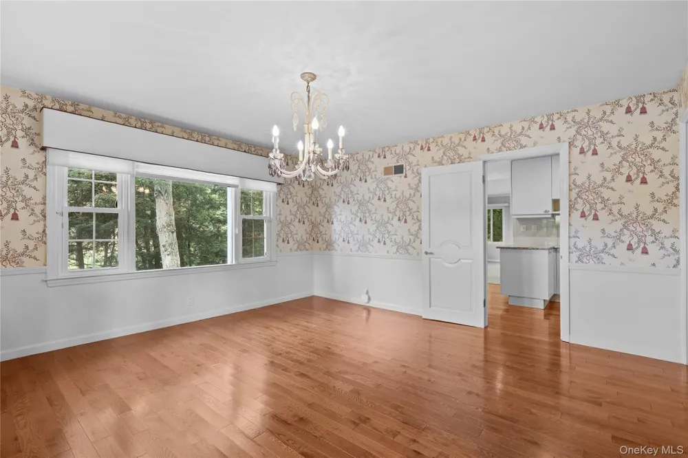 21 Iroquois Trail Harrison, NY 10528