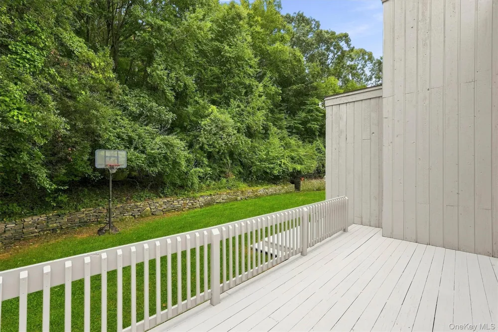 31 Boswell Road Putnam Valley, NY 10579