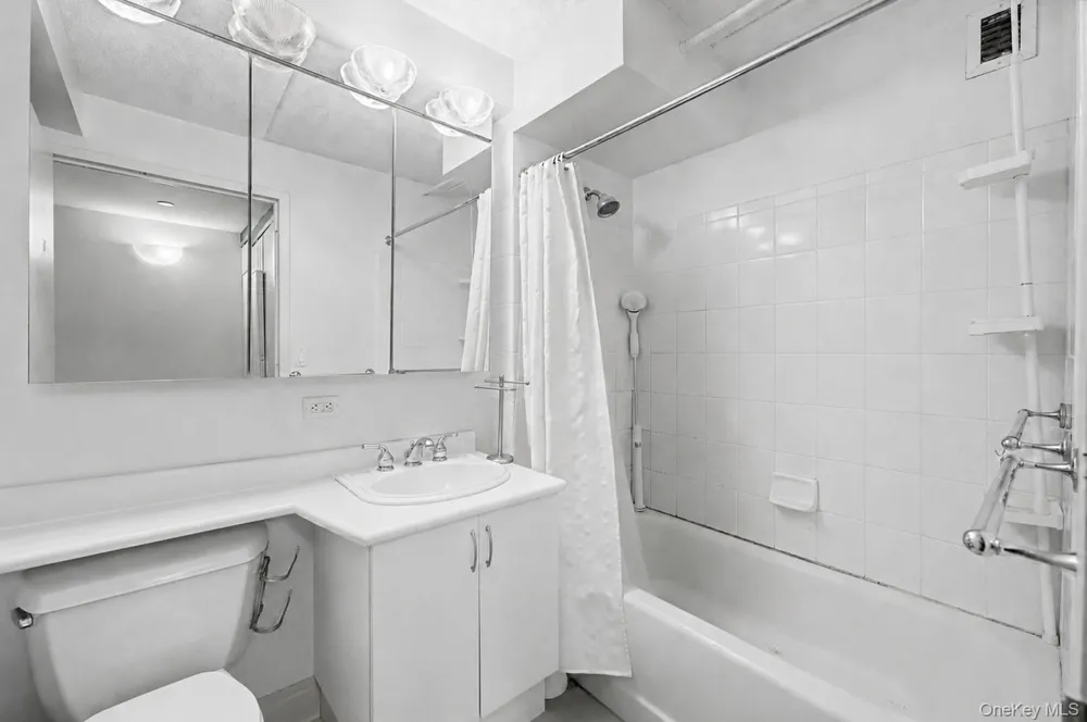 68 Bradhurst Avenue #5W New York (Manhattan), NY 10039