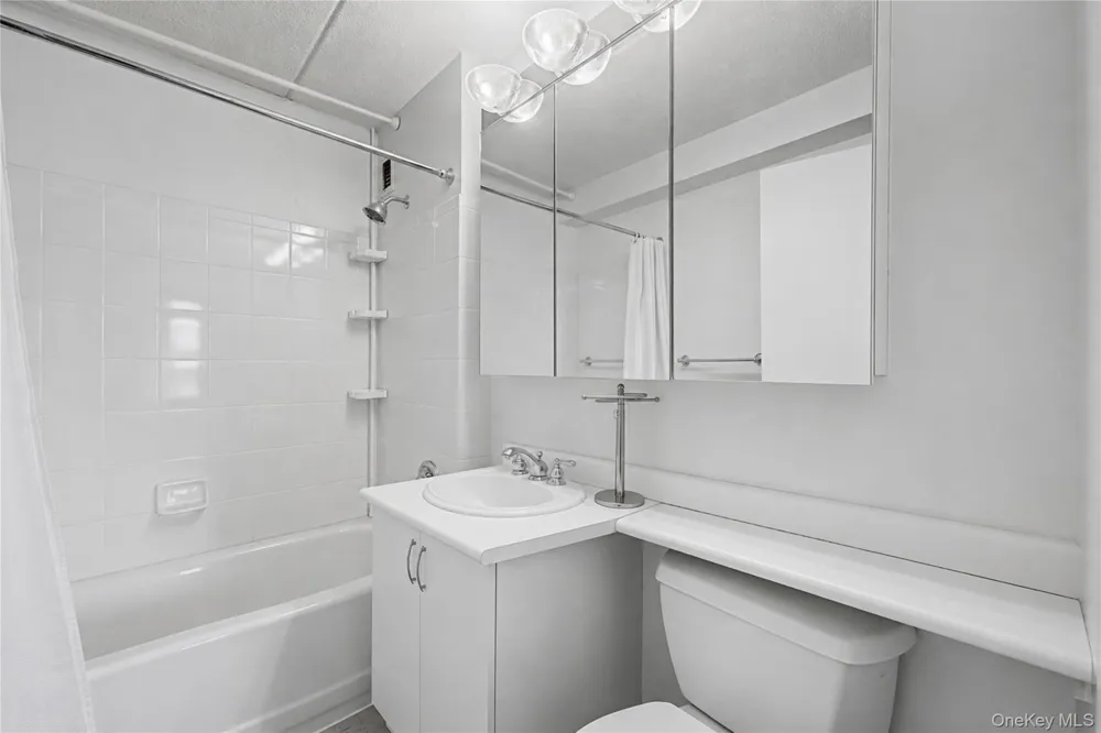 68 Bradhurst Avenue #5W New York (Manhattan), NY 10039