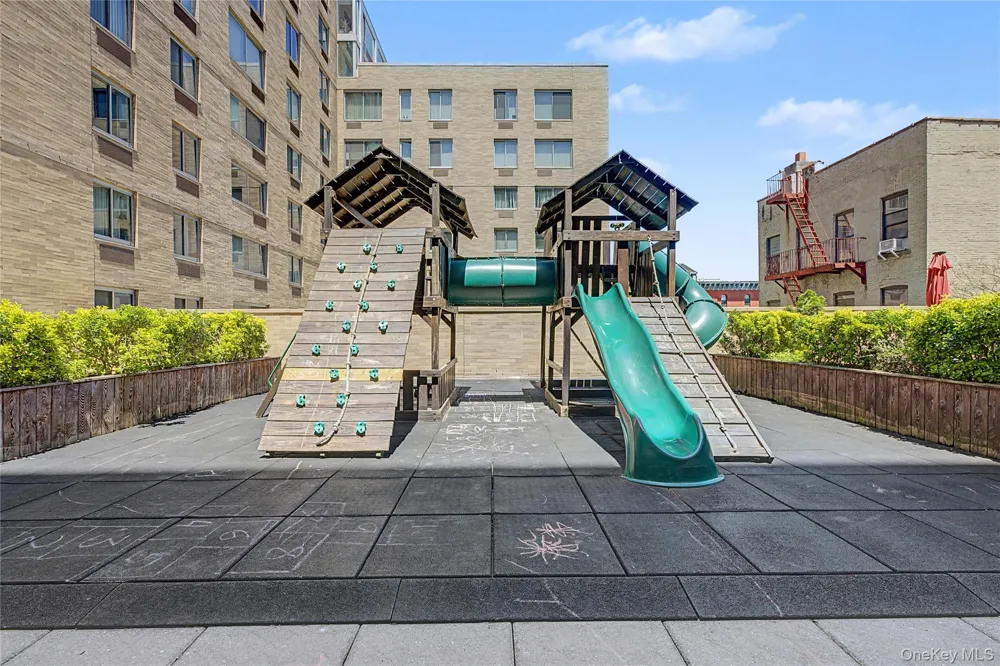 68 Bradhurst Avenue #5W New York (Manhattan), NY 10039