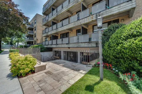 101 Jackson Avenue #2J