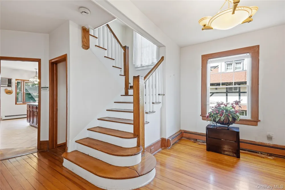 5 Woodland Place White Plains, NY 10606