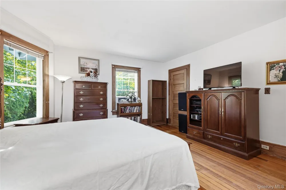 5 Woodland Place White Plains, NY 10606