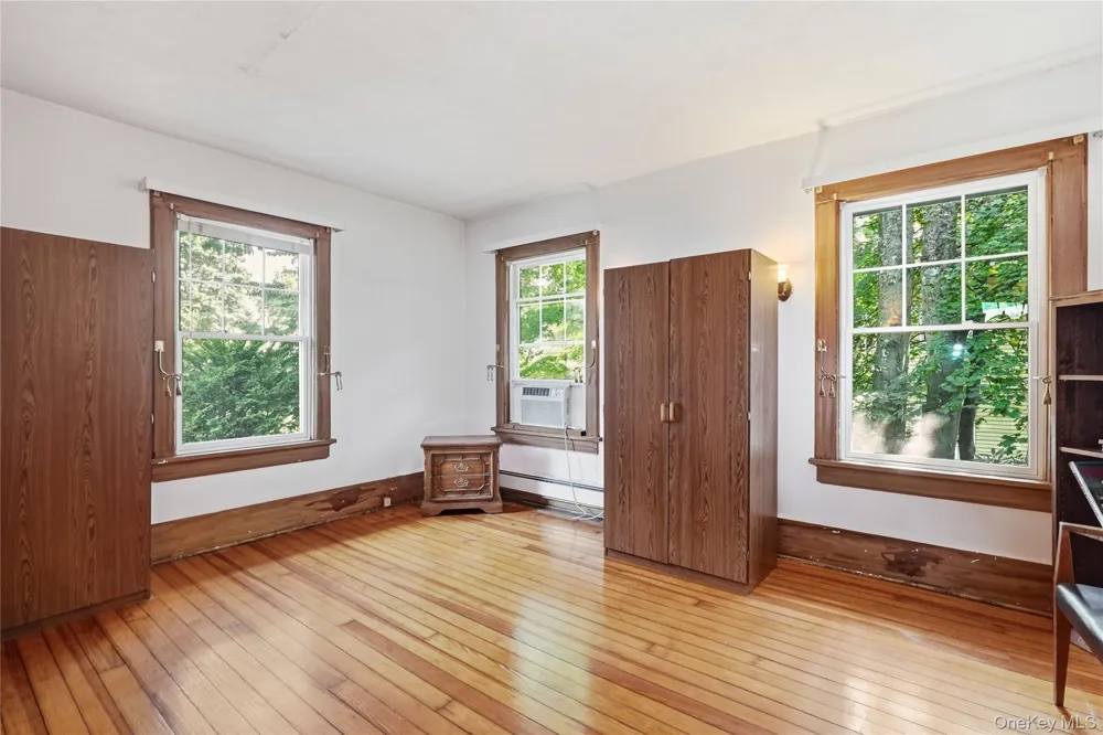 5 Woodland Place White Plains, NY 10606