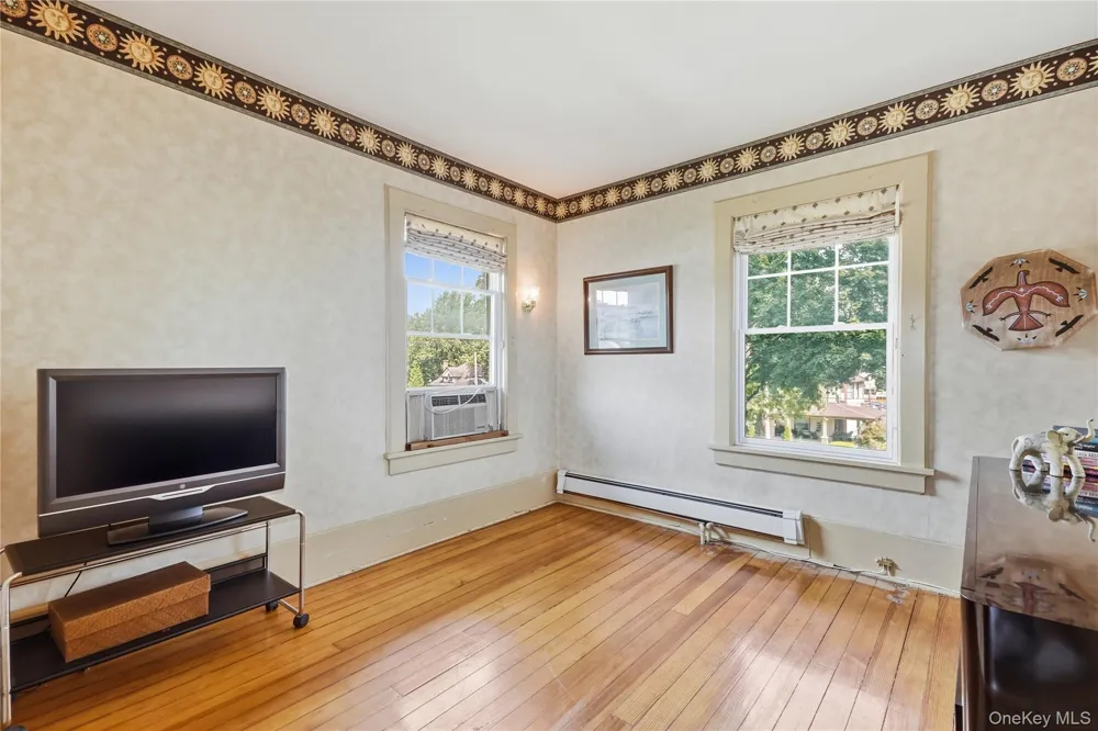 5 Woodland Place White Plains, NY 10606