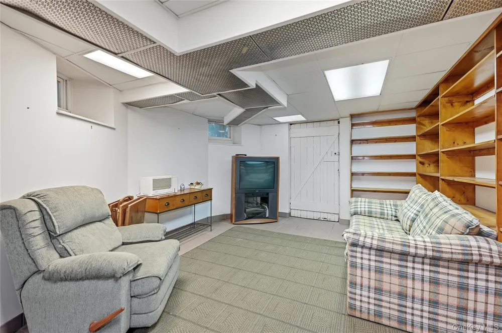 5 Woodland Place White Plains, NY 10606