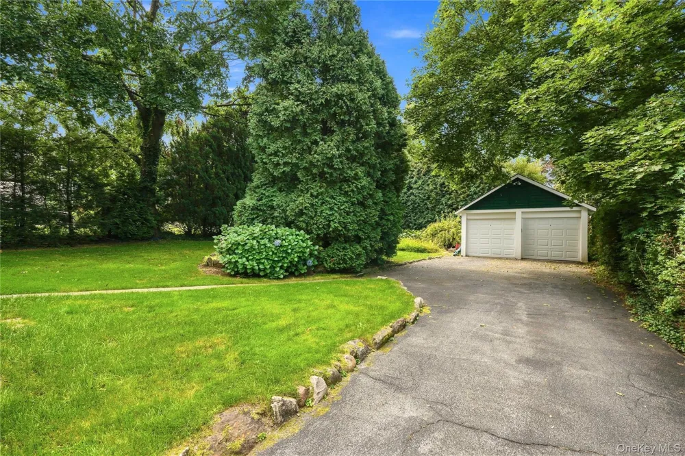 5 Woodland Place White Plains, NY 10606