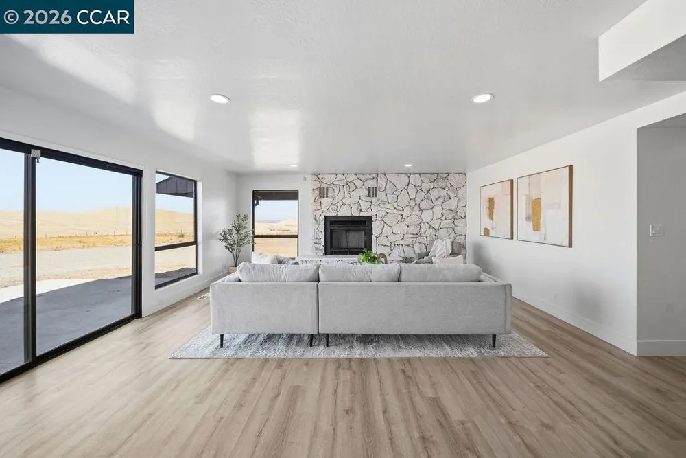 14740 Altamont Pass Rd Mountain House, CA 95391