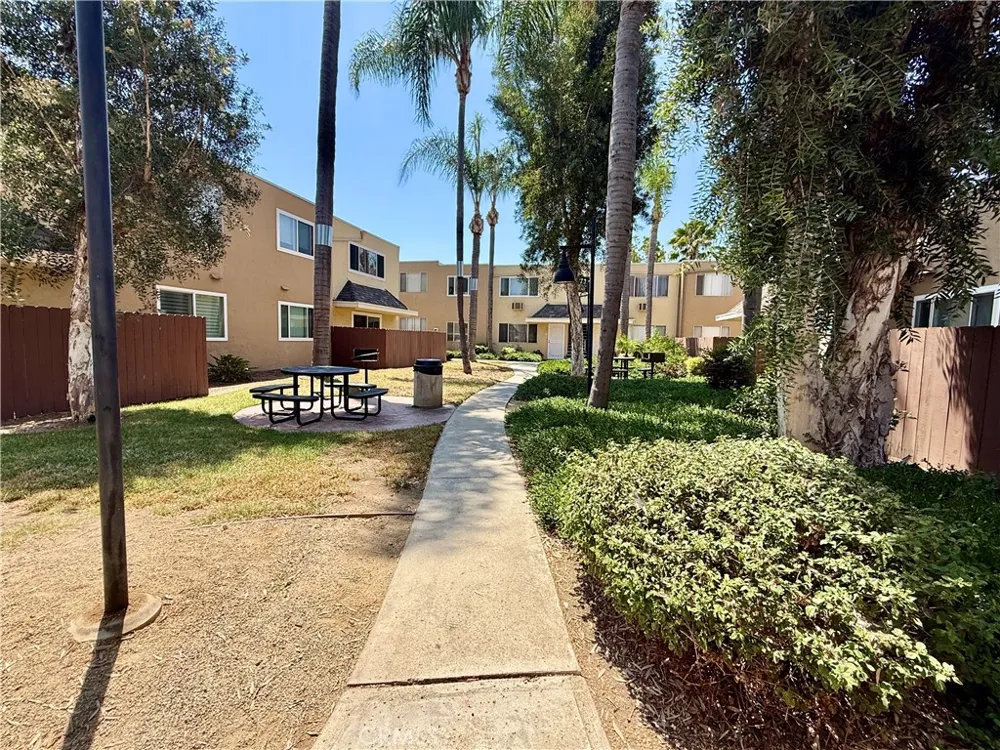 455 Ballantyne #13 El Cajon, CA 92020
