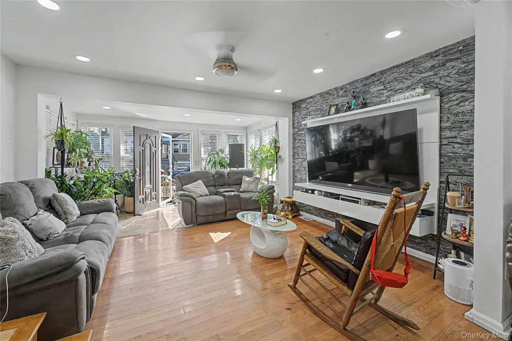 11518 147th Street Jamaica, NY 11436