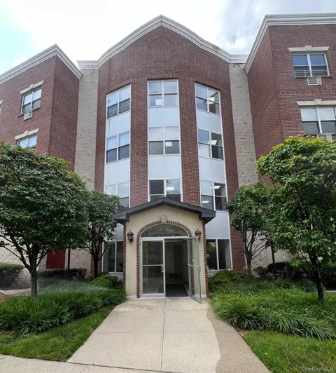 38 Knightsbridge Road #2E