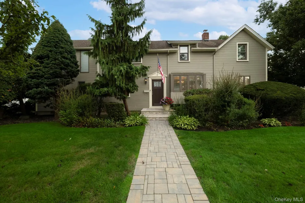3186 William Street Wantagh, NY 11793