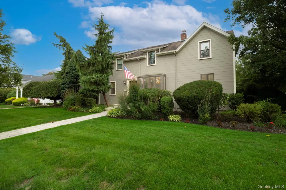 3186 William Street Wantagh, NY 11793