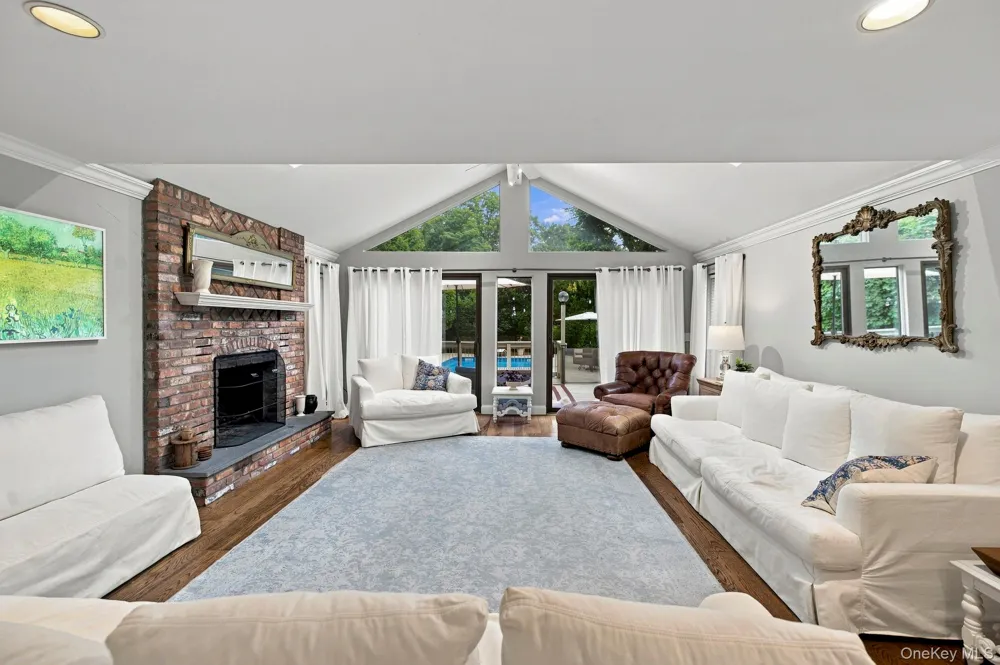 3186 William Street Wantagh, NY 11793