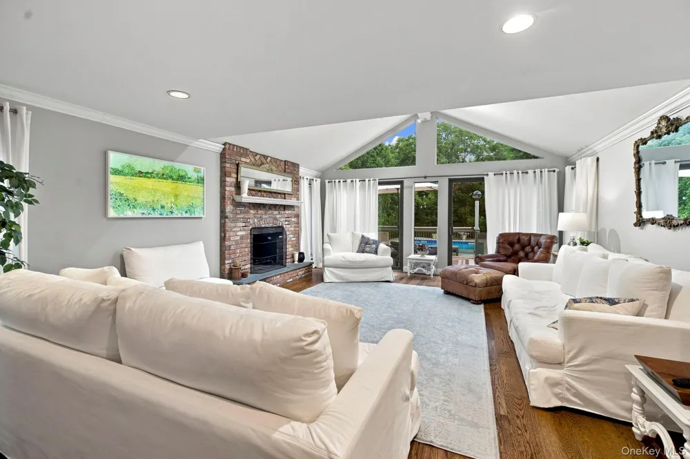 3186 William Street Wantagh, NY 11793