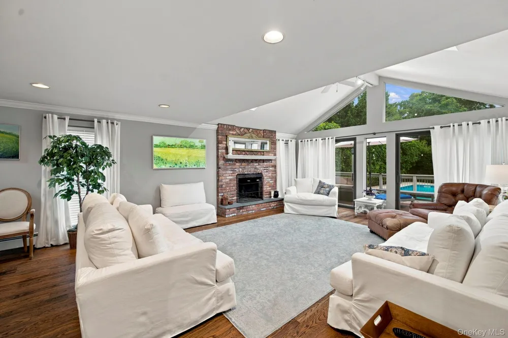 3186 William Street Wantagh, NY 11793