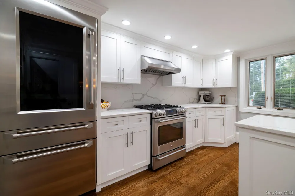 3186 William Street Wantagh, NY 11793