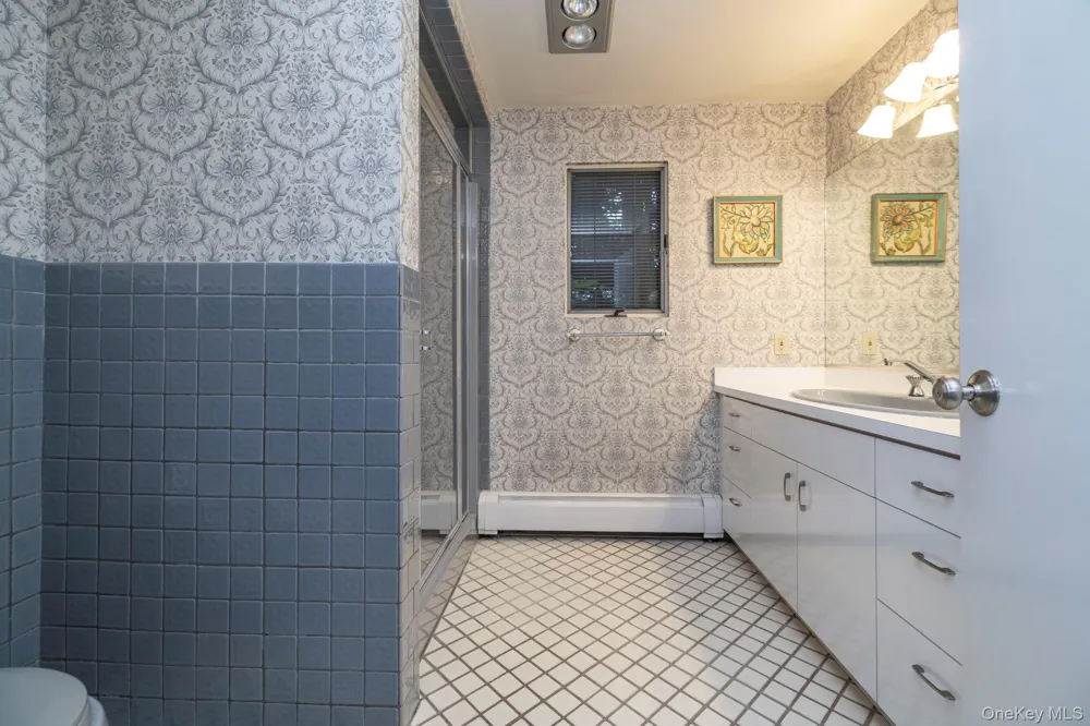 3186 William Street Wantagh, NY 11793