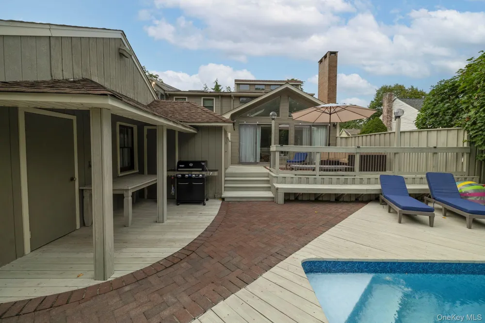 3186 William Street Wantagh, NY 11793