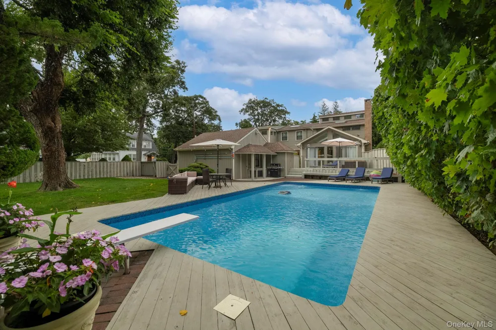 3186 William Street Wantagh, NY 11793