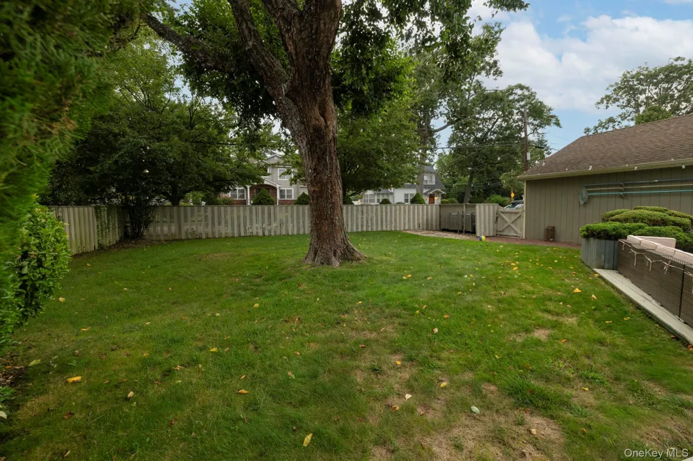 3186 William Street Wantagh, NY 11793