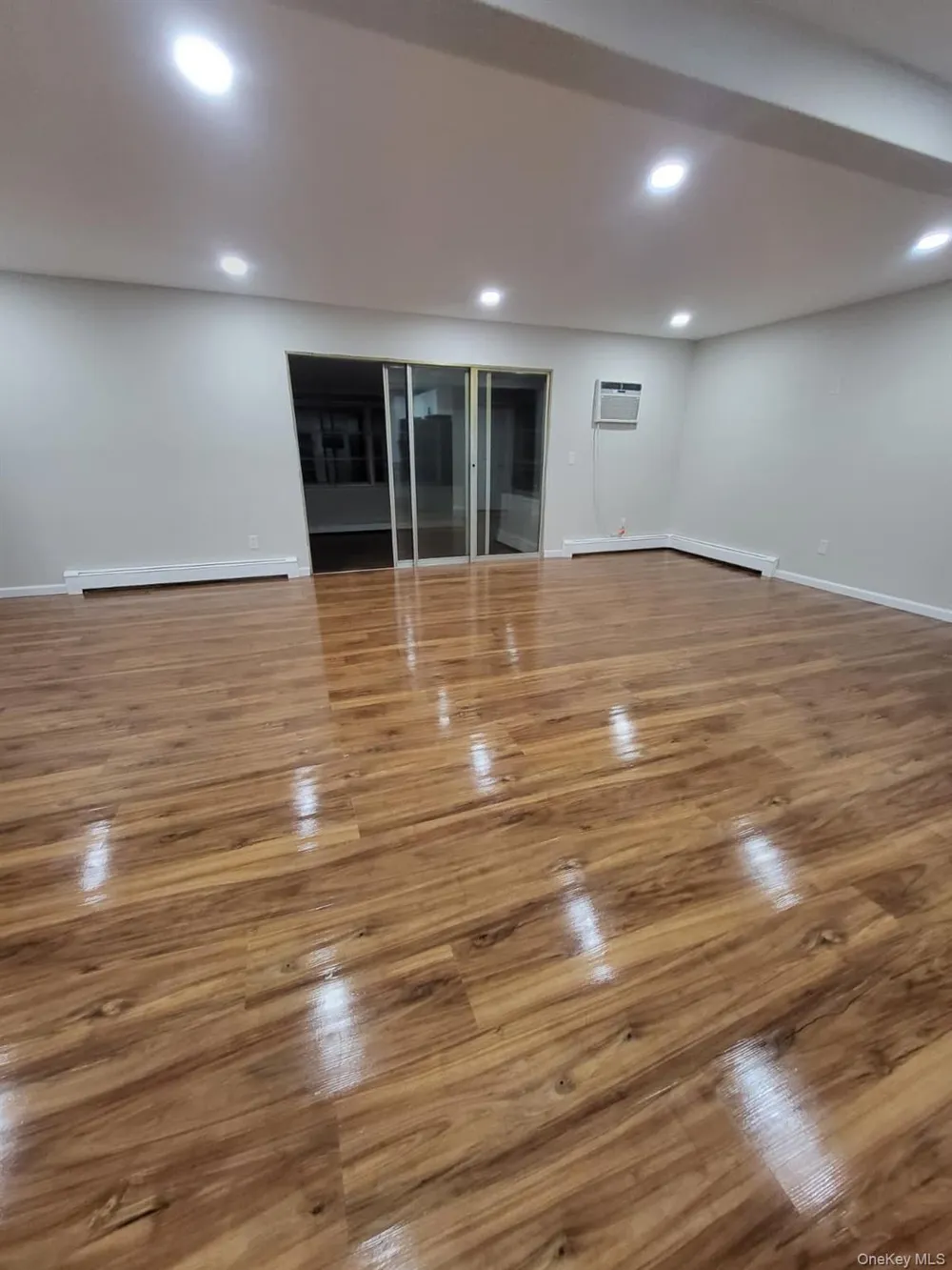 73 Spar Drive Mastic Beach, NY 11951