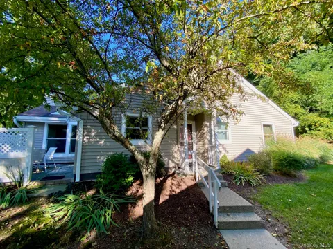 19 ALDEN TERRACE