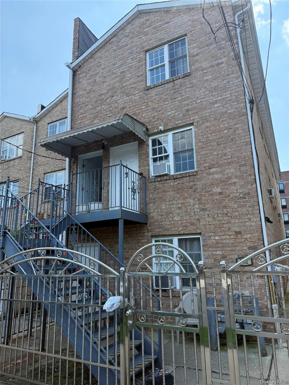 762 E 234th Street #3 Bronx, NY 10466