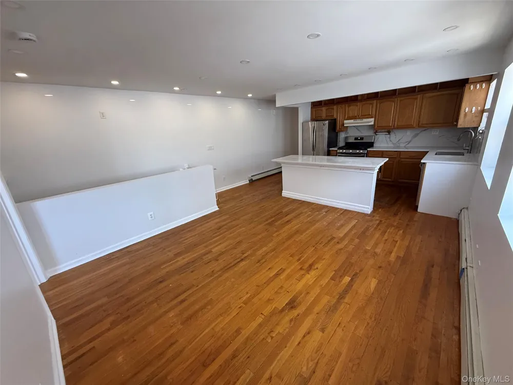 762 E 234th Street #3 Bronx, NY 10466