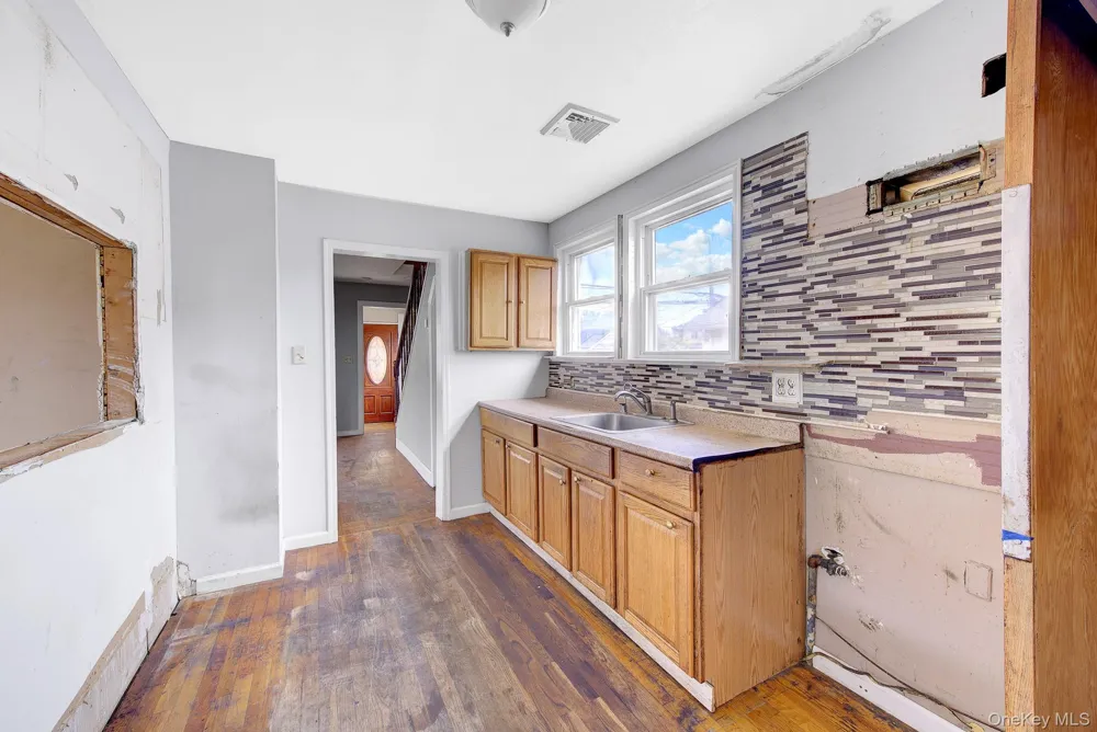 104 E Pennywood Avenue Roosevelt, NY 11575