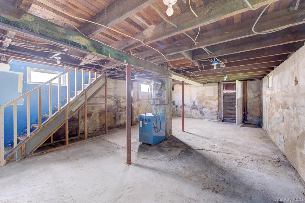 104 E Pennywood Avenue Roosevelt, NY 11575
