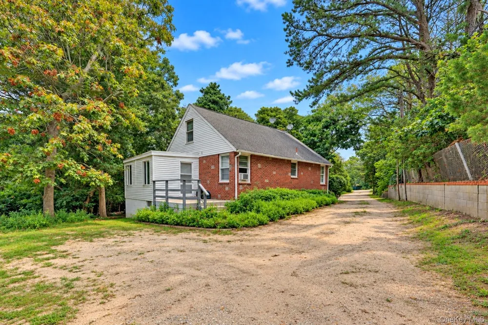 45 Peconic Road Hampton Bays, NY 11946