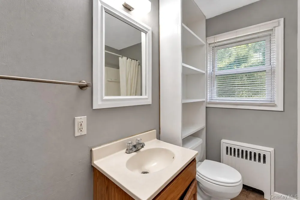 45 Peconic Road Hampton Bays, NY 11946